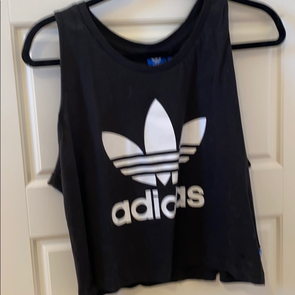 Cropped to Addidas T-shirt